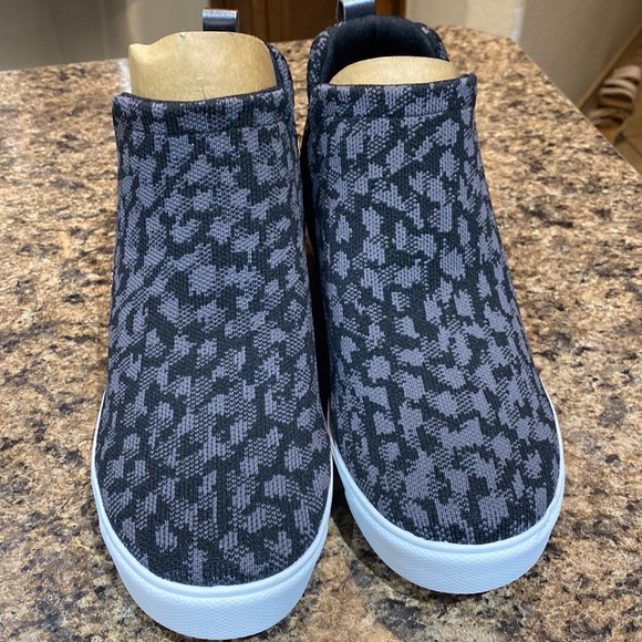 Ryka slip ons sneakers size 8M NWOT - Picture 2 of 6